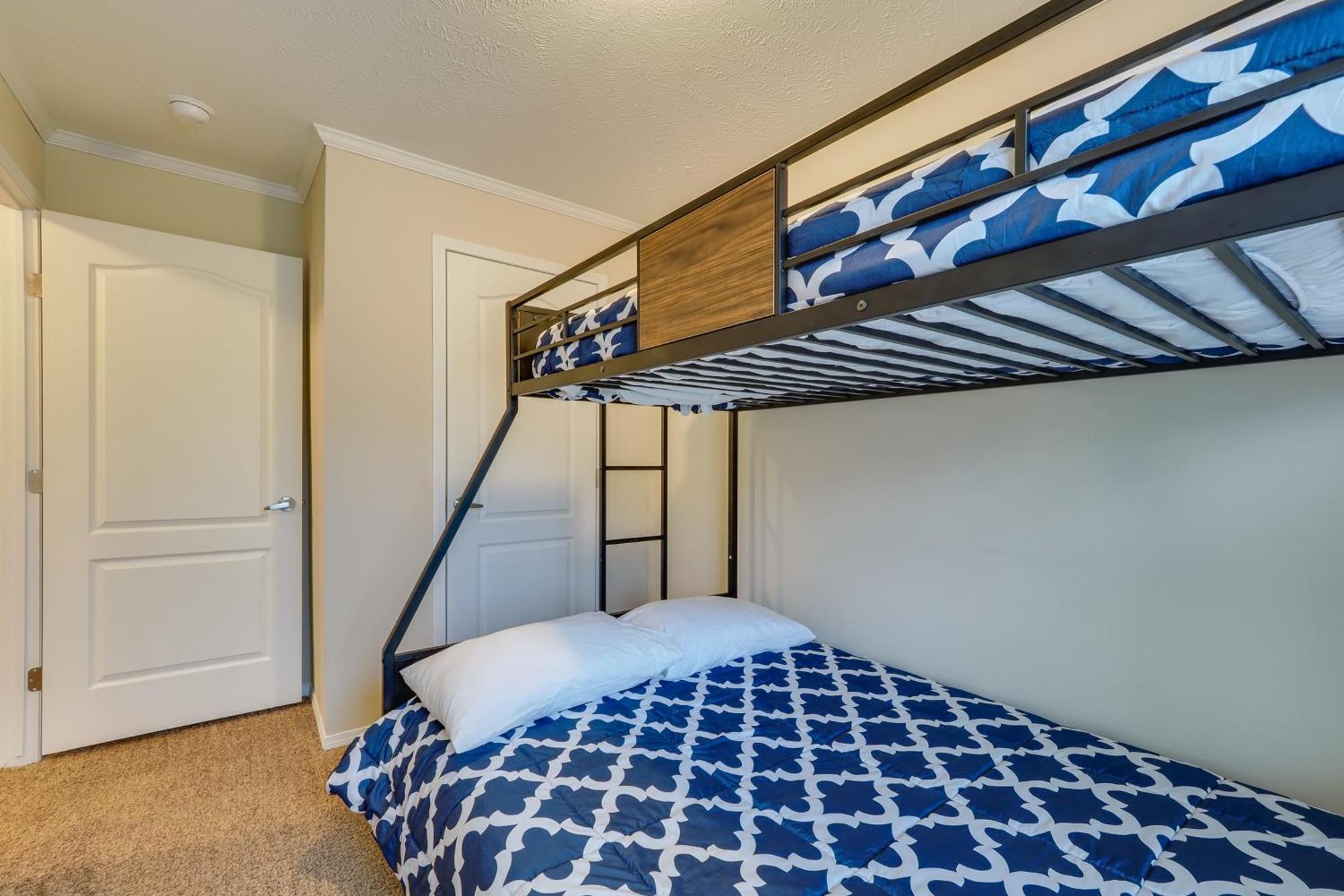 Family Home In Rapid City About 4 Mi To Torch Lake! Εξωτερικό φωτογραφία