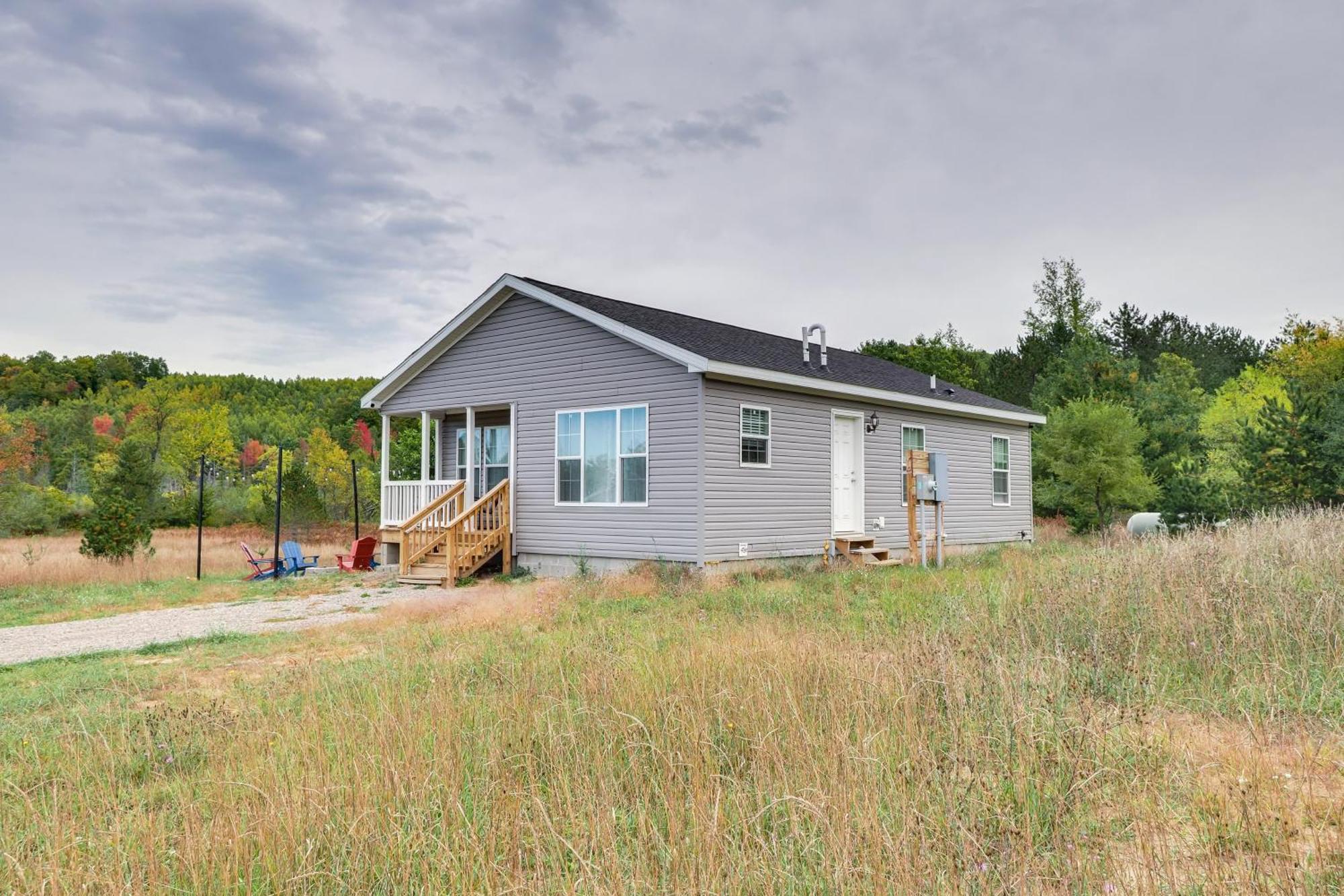 Family Home In Rapid City About 4 Mi To Torch Lake! Εξωτερικό φωτογραφία