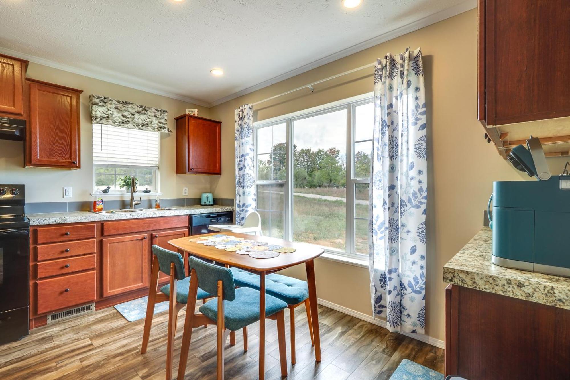 Family Home In Rapid City About 4 Mi To Torch Lake! Εξωτερικό φωτογραφία