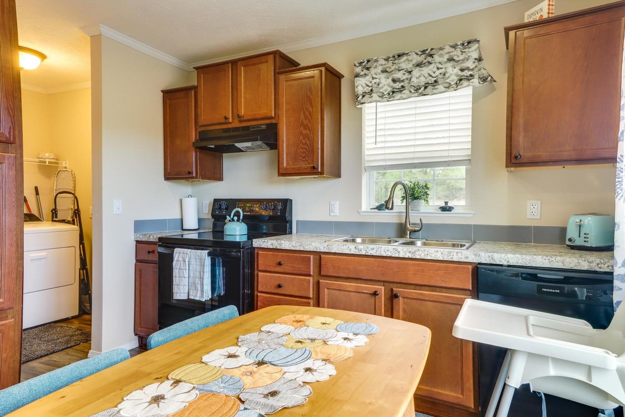 Family Home In Rapid City About 4 Mi To Torch Lake! Εξωτερικό φωτογραφία